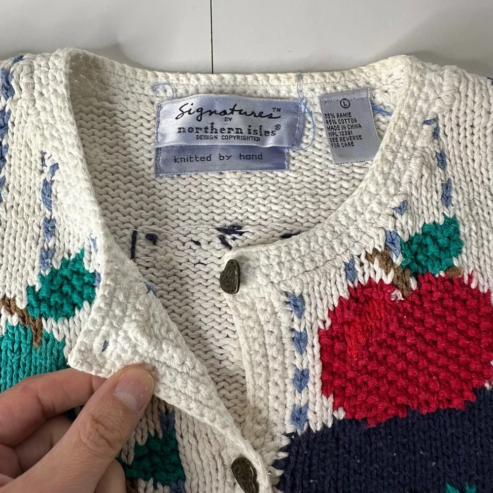 Signatures Northern Isles Hand Knit‎ Sweater White Fruit Americana Vtg 90s Sz L